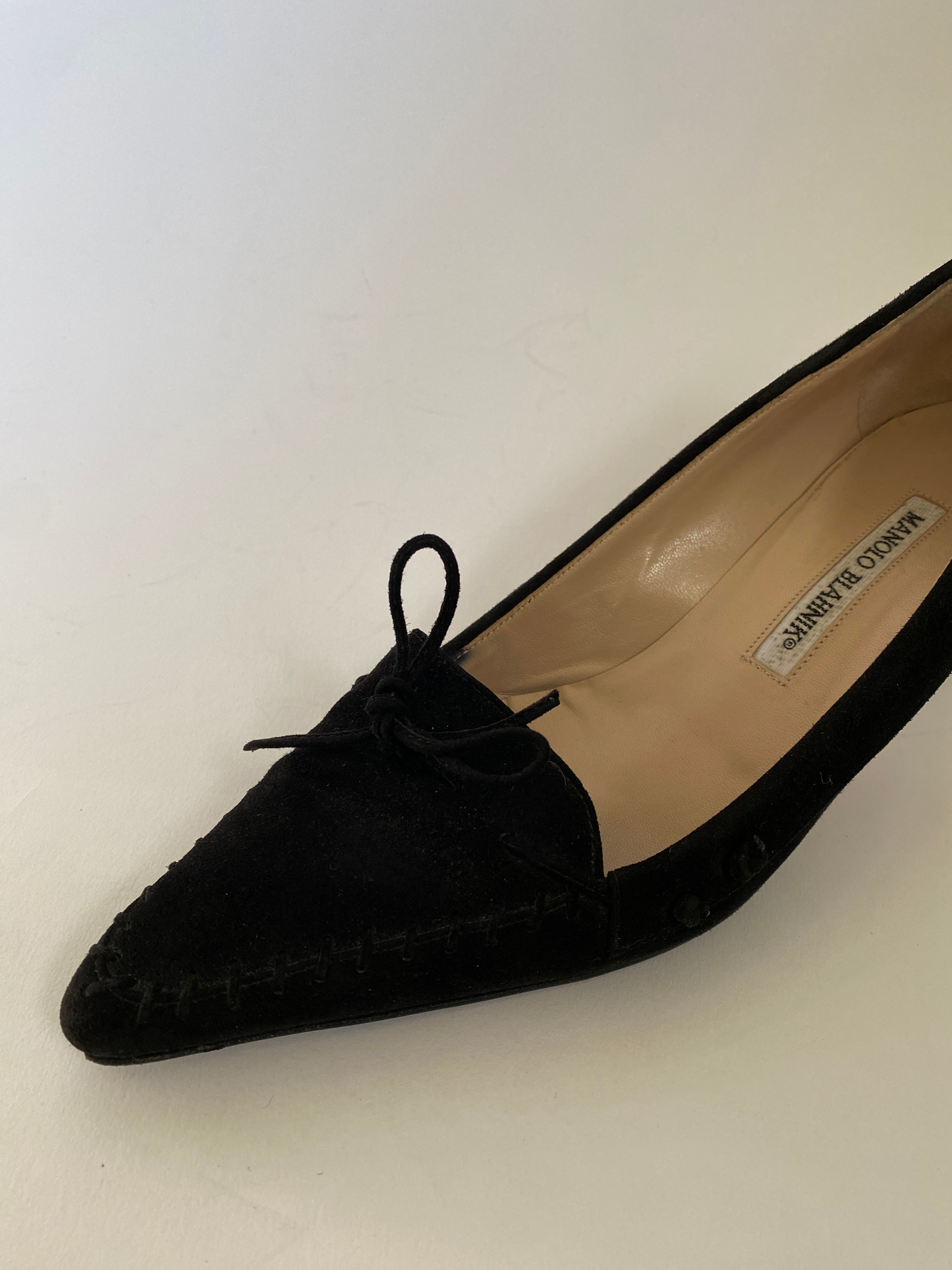 Manolo Blahnik Suede Kitten Heels Pumps Size 8