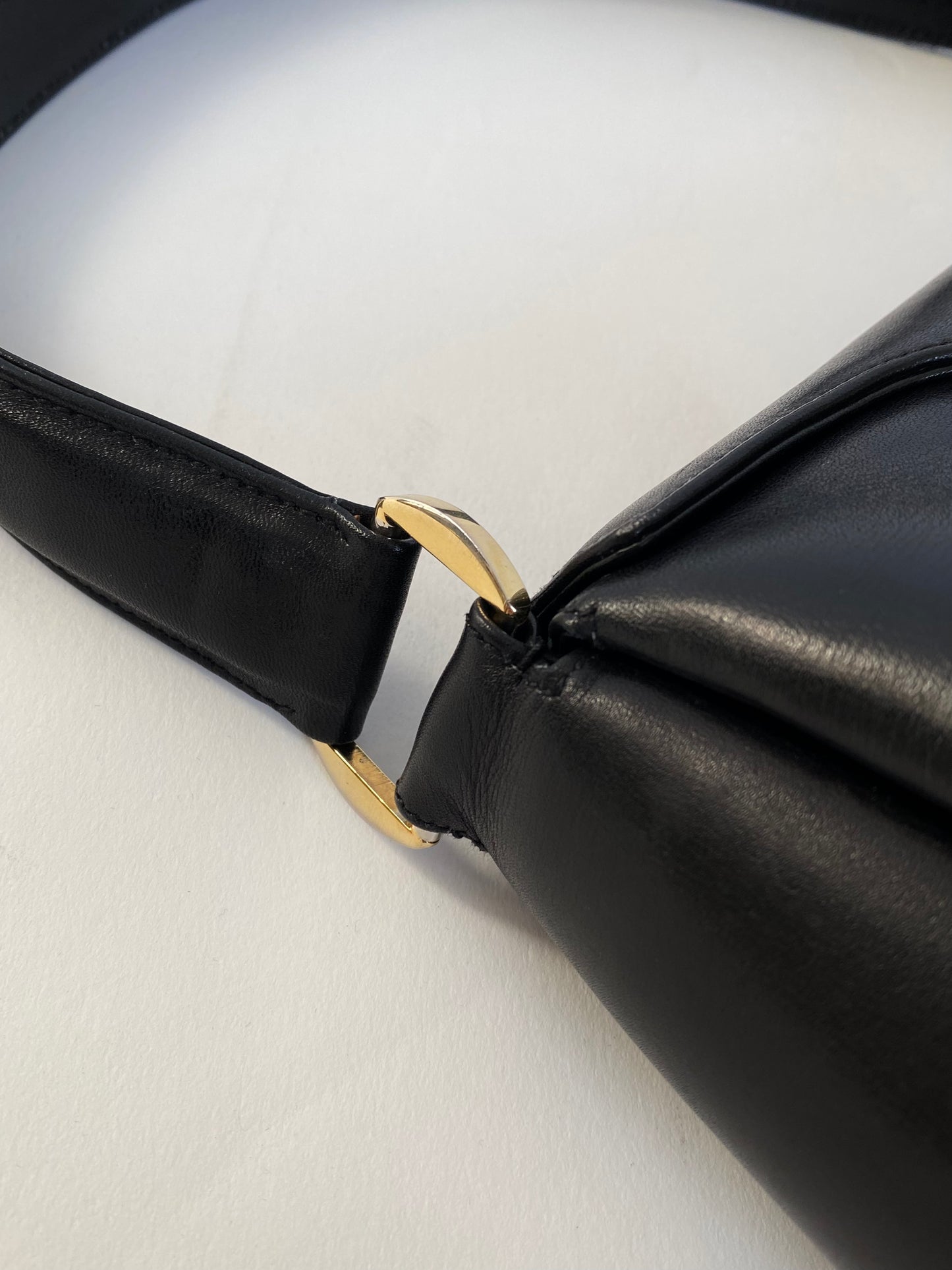 Gucci G Turn Lock Leather Bag