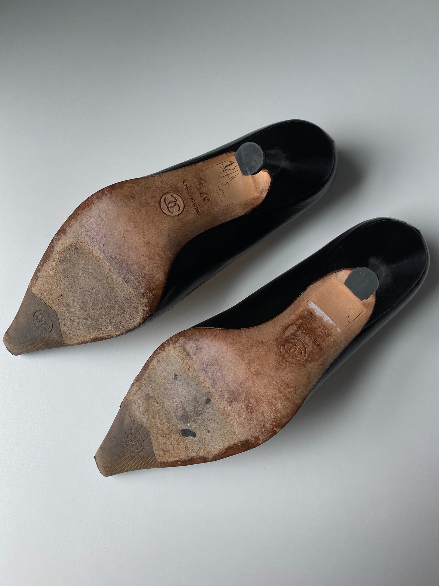 Chanel Black & Nude Leather Pumps Size 7