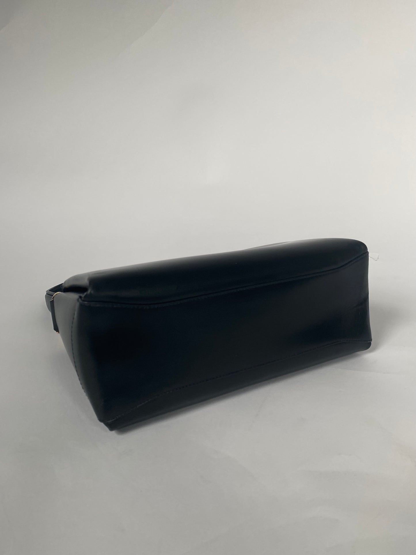 Gucci Navy Leather Turnlock Bag